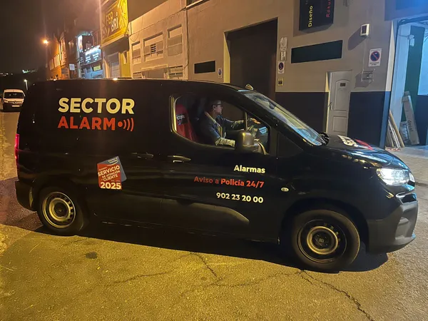 Vehículo de empresa rotulado