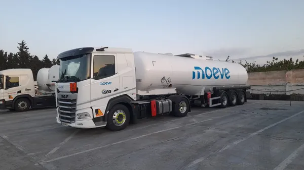 Flota de vehículos rotulada