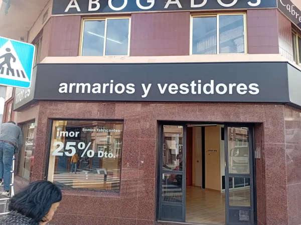 Instalación de soporte publicitario