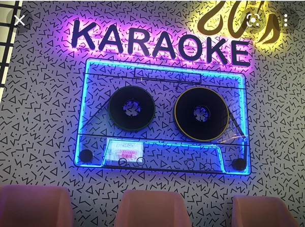 Instalación de rótulo principal