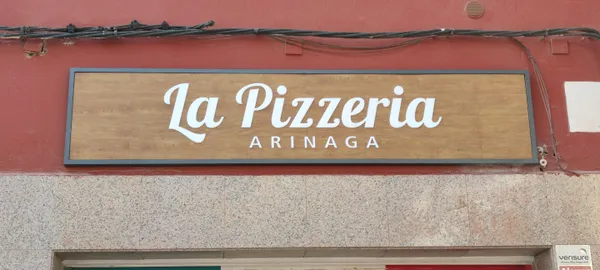 Montaje de estructura metálica publicitaria